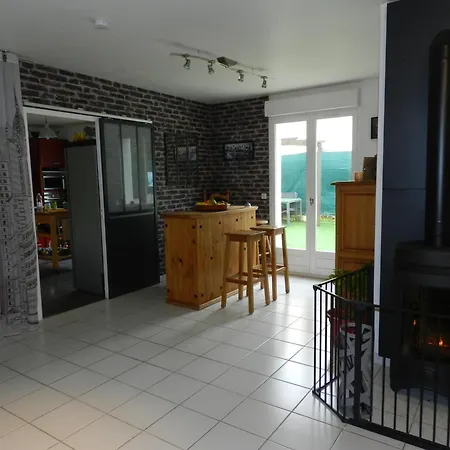 Villa Avec Piscine 4ch, Spacieuse Et Calme