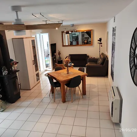 Villa Avec Piscine 4ch, Spacieuse Et Calme *